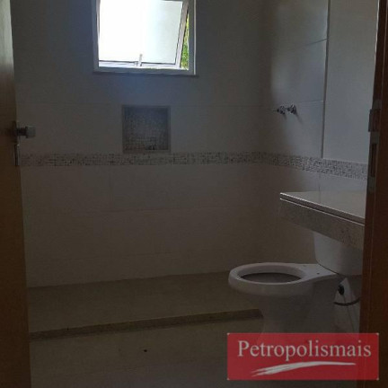 Imagem Casa de Condomínio com 2 Quartos à Venda, 103 m² em Bonsucesso - Petrópolis