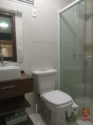 Imagem Casa com 6 Quartos à Venda,  em Coqueiros - Florianópolis