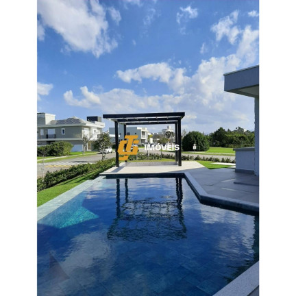 Imagem Casa com 4 Quartos à Venda, 370 m² em Centro - Camboriú Imagem Casa com 4 Quartos à Venda, 370 m² em Centro - Camboriú