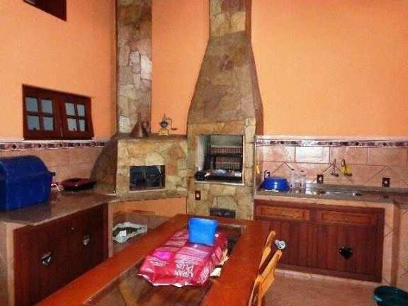 Imagem Casa com 4 Quartos à Venda, 280 m² em Vila Jaboticabeira - Taubaté Imagem Casa com 4 Quartos à Venda, 280 m² em Vila Jaboticabeira - Taubaté