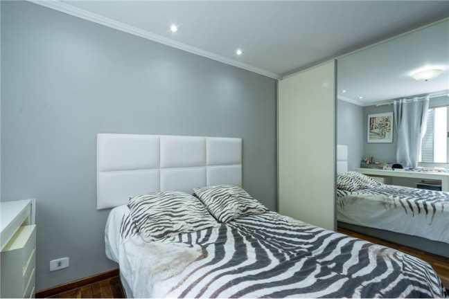 Imagem Apartamento com 3 Quartos à Venda, 130 m² em Itaim Bibi - São Paulo Imagem Apartamento com 3 Quartos à Venda, 130 m² em Itaim Bibi - São Paulo