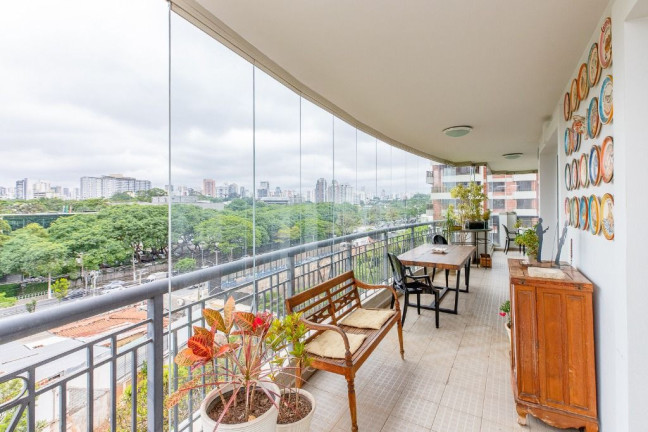 Imagem Apartamento com 3 Quartos à Venda, 257 m² em Moema - São Paulo