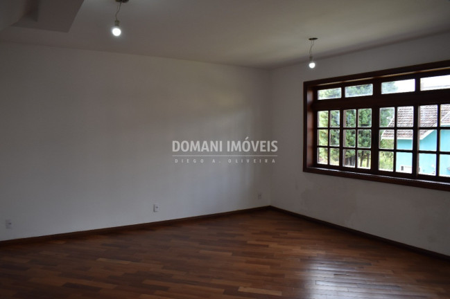 Imagem Casa com 4 Quartos à Venda, 190 m² em Região Do Alto Do Capivari - Campos Do Jordão