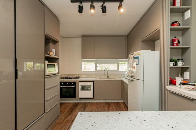 Imagem Casa de Condomínio com 3 Quartos à Venda, 438 m² em Pedra Redonda - Porto Alegre