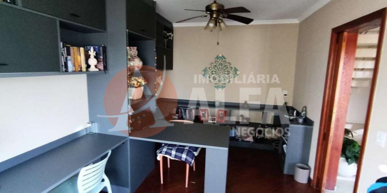 Imagem Casa com 3 Quartos à Venda, 1.500 m² em Algarve - Cotia