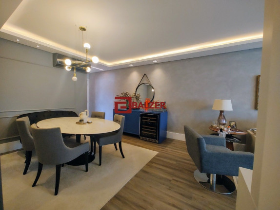 Imagem Apartamento com 3 Quartos à Venda, 131 m² em Centro - Florianópolis Imagem Apartamento com 3 Quartos à Venda, 131 m² em Centro - Florianópolis