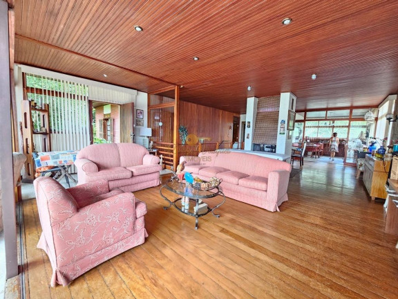 Imagem Casa com 4 Quartos à Venda, 500 m² em Iucas - Teresópolis Imagem Casa com 4 Quartos à Venda, 500 m² em Iucas - Teresópolis