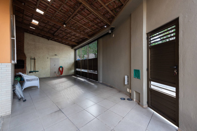 Sobrado com 3 Quartos para Alugar, 200 m² em Embaré - Santos