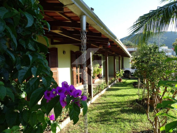 Imagem Casa com 3 Quartos à Venda, 250 m² em Fazendinha - Itajaí Imagem Casa com 3 Quartos à Venda, 250 m² em Fazendinha - Itajaí