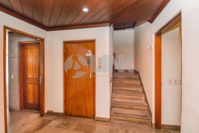 Imagem Imóvel com 3 Quartos à Venda, 317 m² em Bela Vista - Porto Alegre Imagem Imóvel com 3 Quartos à Venda, 317 m² em Bela Vista - Porto Alegre