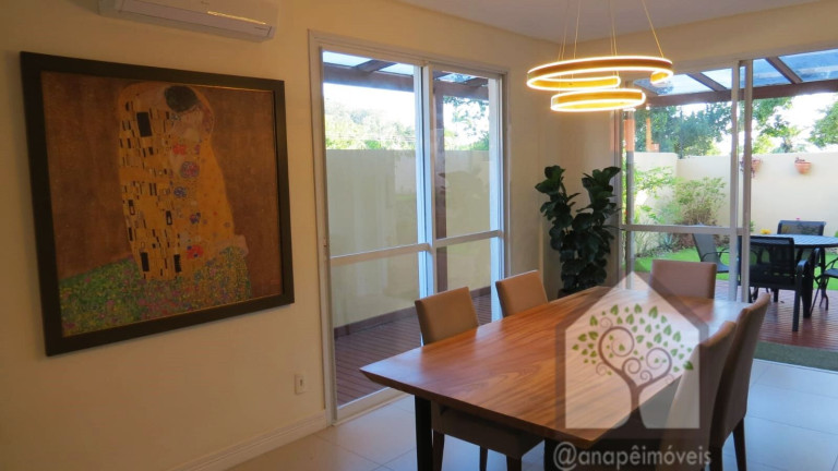 Imagem Casa com 3 Quartos à Venda, 205 m² em Sambaqui - Florianópolis Imagem Casa com 3 Quartos à Venda, 205 m² em Sambaqui - Florianópolis