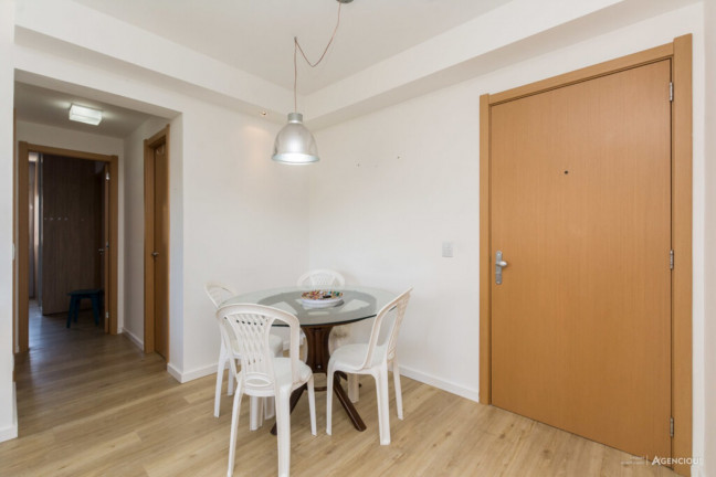 Imagem Imóvel com 2 Quartos à Venda, 62 m² em Teresópolis - Porto Alegre