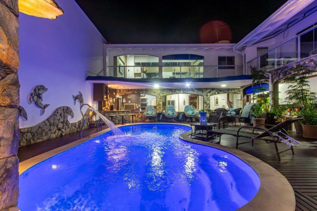 Imagem Casa com 5 Quartos à Venda,  em Municípios - Balneário Camboriú