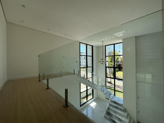 Foto do imóvel Casa de Condomínio com 3 Quartos à Venda, 291 m² em Tomazetti - Santa Maria