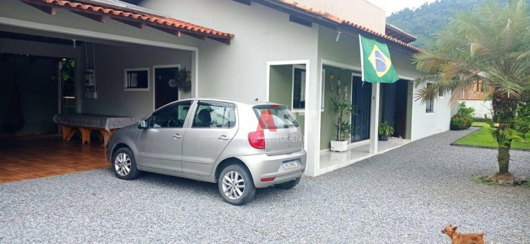 Casa com 4 Quartos à Venda, 177 m² em Barra Do Rio Cerro - Jaraguá Do Sul