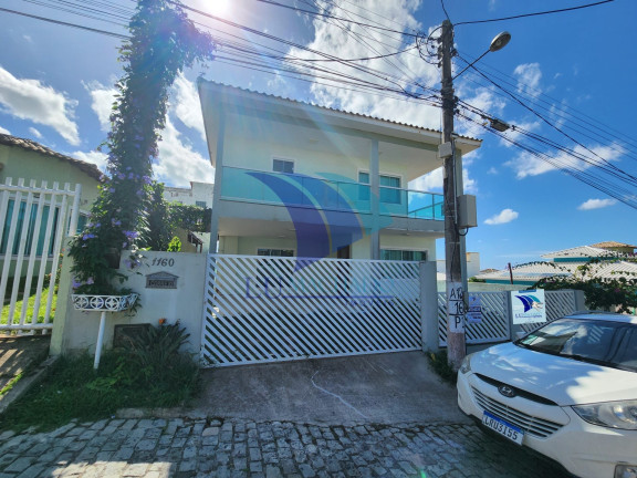 Casa com 4 Quartos à Venda, 194 m²