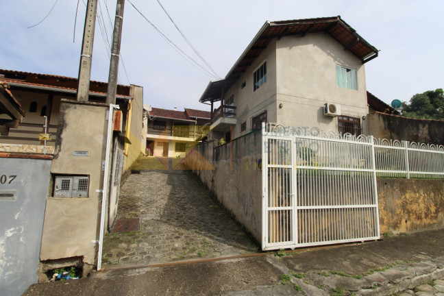 Imagem Casa com 7 Quartos à Venda, 140 m² em água Verde - Blumenau Imagem Casa com 7 Quartos à Venda, 140 m² em água Verde - Blumenau