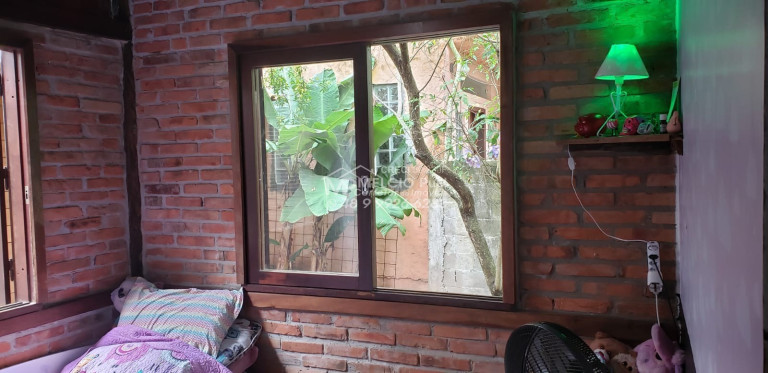 Imagem Imóvel com 5 Quartos à Venda,  em São João Do Rio Vermelho - Florianópolis