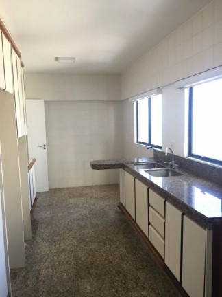 Imagem Apartamento com 3 Quartos à Venda, 180 m² em Centro - Balneário Camboriú Imagem Apartamento com 3 Quartos à Venda, 180 m² em Centro - Balneário Camboriú