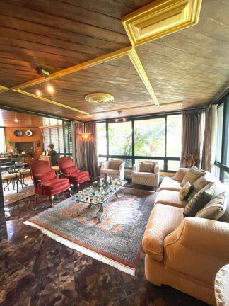 Imóvel com 4 Quartos à Venda, 340 m² em Jardim Vitória Régia - São Paulo