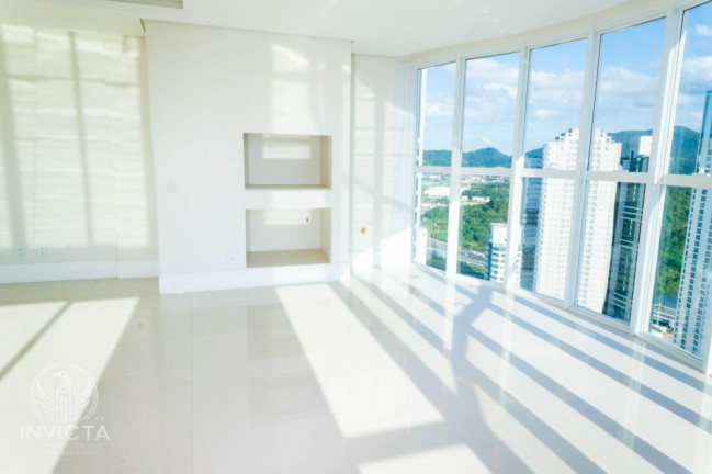 Imagem Cobertura com 3 Quartos à Venda, 246 m² em Centro - Balneário Camboriú Imagem Cobertura com 3 Quartos à Venda, 246 m² em Centro - Balneário Camboriú