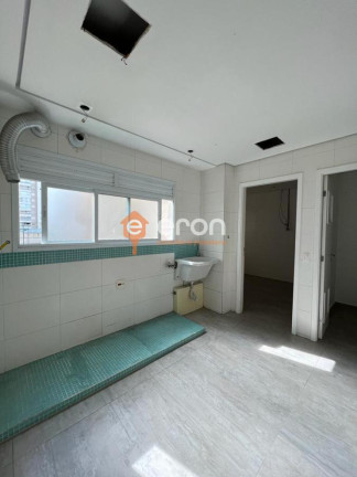 Imagem Apartamento com 3 Quartos à Venda, 242 m² Imagem Apartamento com 3 Quartos à Venda, 242 m²