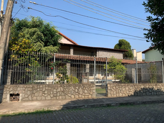 Imagem Casa com 8 Quartos à Venda, em Barreira Cravo - Volta Redonda Imagem Casa com 8 Quartos à Venda, em Barreira Cravo - Volta Redonda