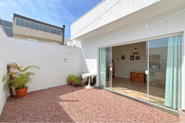 Imagem Casa com 3 Quartos à Venda, 154 m² em Hípica - Porto Alegre Imagem Casa com 3 Quartos à Venda, 154 m² em Hípica - Porto Alegre