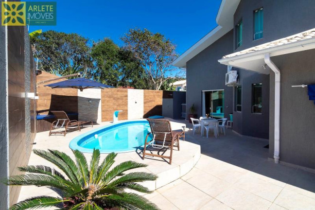 Imagem Casa com 3 Quartos para Alugar ou Temporada, 150 m² em Centro - Bombinhas Imagem Casa com 3 Quartos para Alugar ou Temporada, 150 m² em Centro - Bombinhas