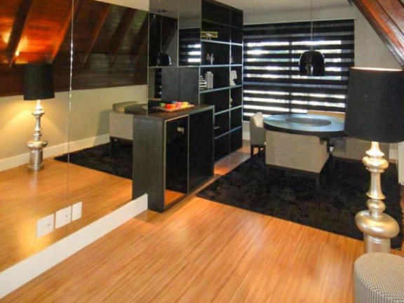 Imagem Cobertura com 4 Quartos à Venda, 196 m² em Centro - Gramado