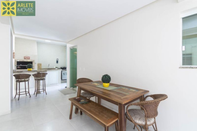 Imagem Casa com 3 Quartos para Alugar ou Temporada, 150 m² em Centro - Bombinhas Imagem Casa com 3 Quartos para Alugar ou Temporada, 150 m² em Centro - Bombinhas