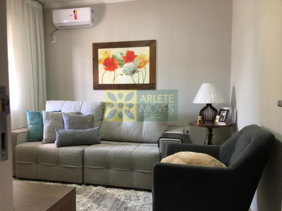 Imagem Casa com 2 Quartos à Venda, 70 m² em Centro - Tijucas