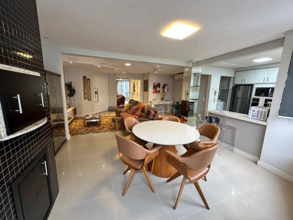 Imagem Apartamento com 3 Quartos à Venda, 120 m² em Centro - Balneário Camboriú Imagem Apartamento com 3 Quartos à Venda, 120 m² em Centro - Balneário Camboriú