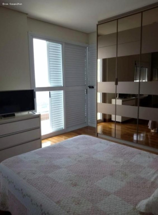 Imagem Apartamento com 3 Quartos à Venda, 332 m²