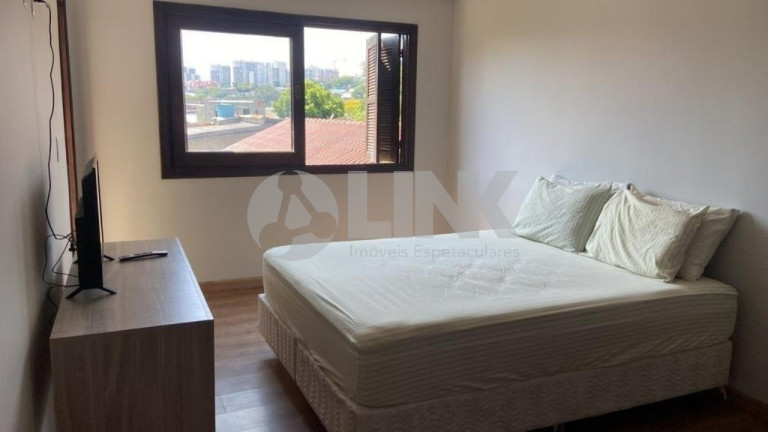 Imagem Imóvel com 3 Quartos à Venda, 221 m² em Chácara Das Pedras - Porto Alegre Imagem Imóvel com 3 Quartos à Venda, 221 m² em Chácara Das Pedras - Porto Alegre