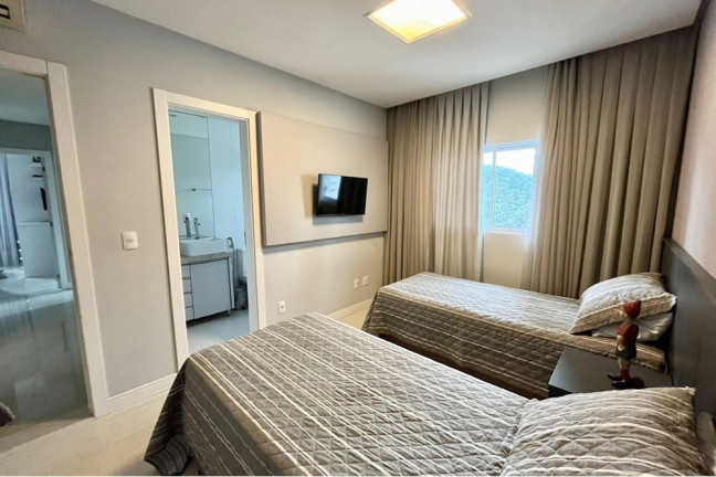 Imagem Imóvel com 3 Quartos à Venda, 122 m² em Pioneiros - Balneário Camboriú