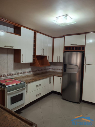 Imagem Casa com 3 Quartos à Venda, 190 m² em Jardim Das Flores - Osasco Imagem Casa com 3 Quartos à Venda, 190 m² em Jardim Das Flores - Osasco