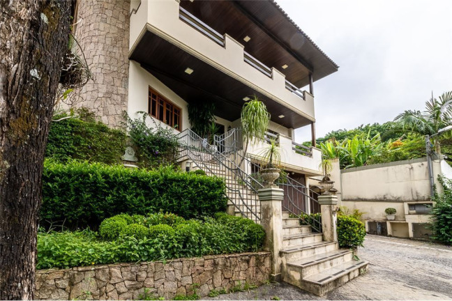 Imagem Casa com 5 Quartos à Venda, 450 m² em Morumbi - São Paulo Imagem Casa com 5 Quartos à Venda, 450 m² em Morumbi - São Paulo