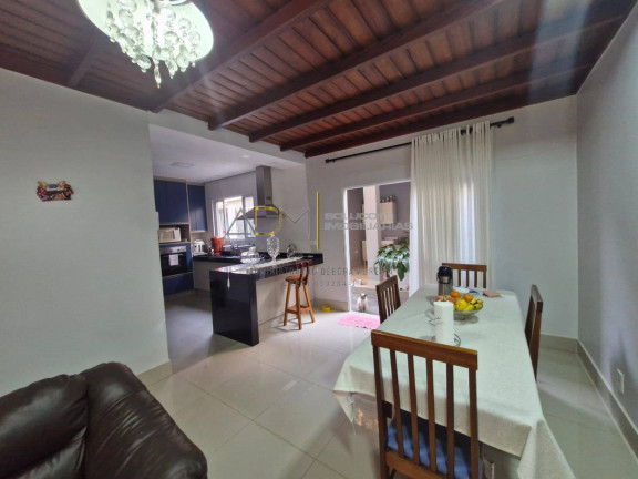 Imagem Casa com 3 Quartos à Venda, 357 m² em Centro - Botucatu Imagem Casa com 3 Quartos à Venda, 357 m² em Centro - Botucatu