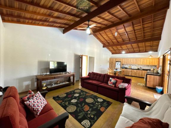 Imagem Casa com 3 Quartos à Venda, 380 m²