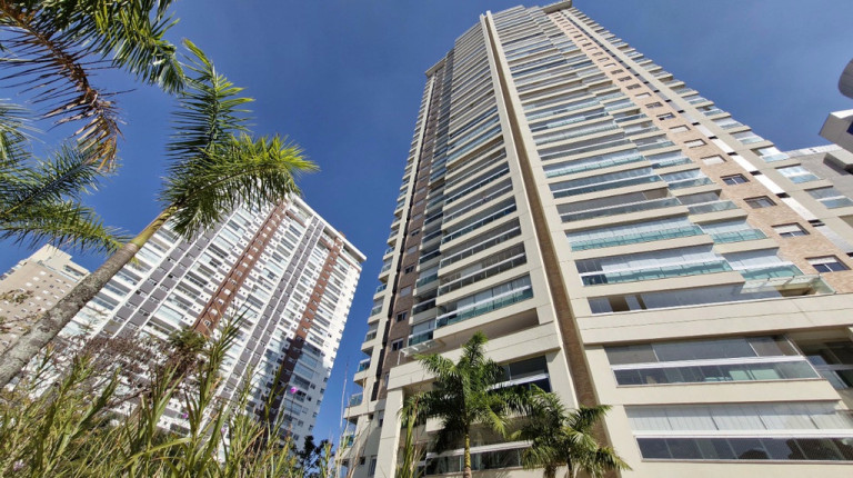 Imagem Imóvel com 3 Quartos à Venda, 240 m² em Cidade Monções - São Paulo