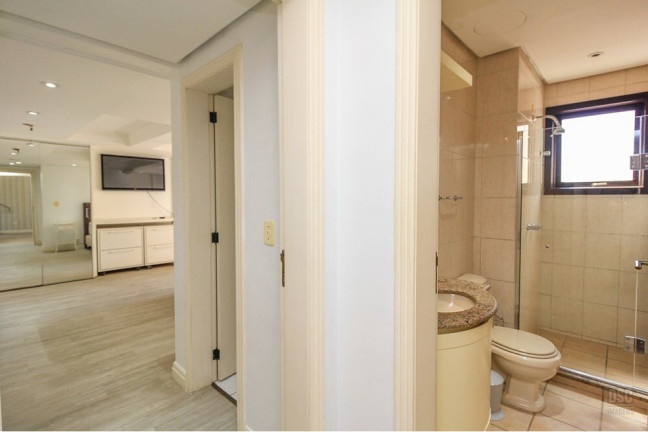 Imagem Apartamento com 3 Quartos à Venda, 137 m² em Petrópolis - Porto Alegre Imagem Apartamento com 3 Quartos à Venda, 137 m² em Petrópolis - Porto Alegre