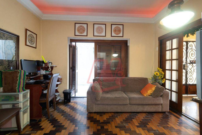 Imagem Casa com 3 Quartos à Venda, 272 m² em Santa Cecília - Porto Alegre Imagem Casa com 3 Quartos à Venda, 272 m² em Santa Cecília - Porto Alegre