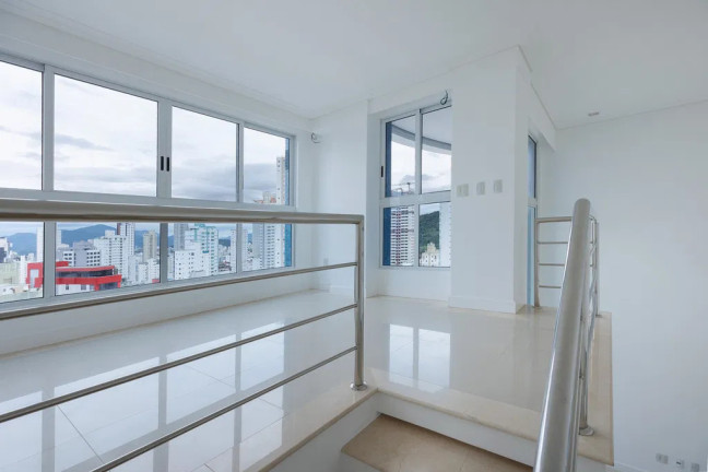 Imagem Apartamento com 2 Quartos à Venda, 252 m² em Centro - Balneário Camboriú