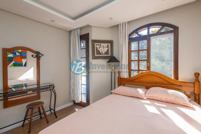 Imagem Sobrado com 3 Quartos à Venda, 110 m² em Santa Cândida - Curitiba