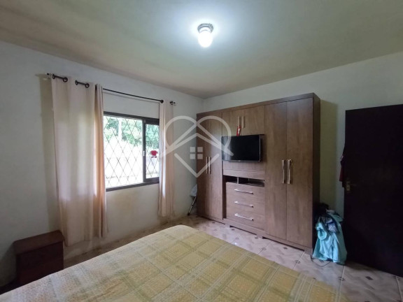 Imagem Casa com 5 Quartos à Venda, 220 m²