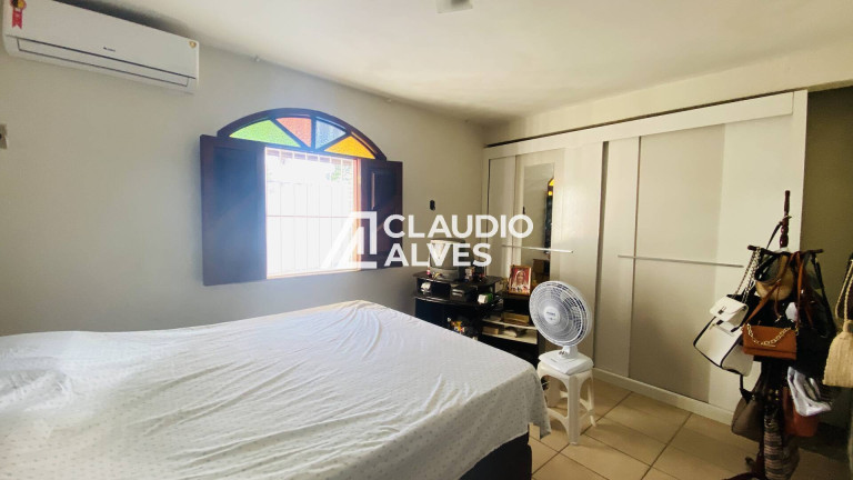 Imagem Casa com 4 Quartos à Venda, 200 m² em Santa Mônica - Feira De Santana