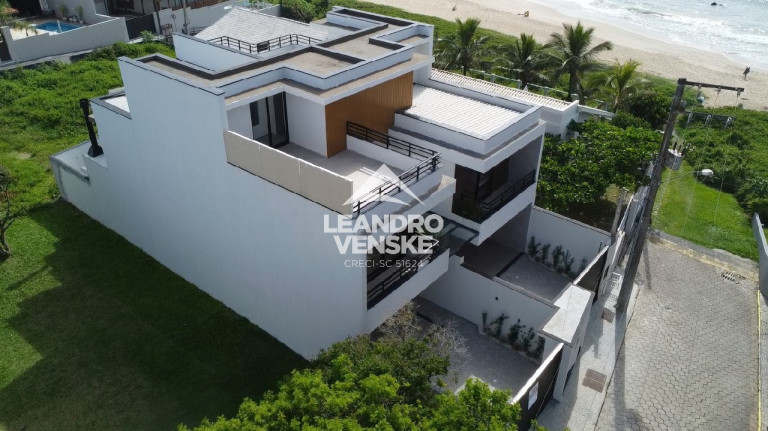 Imagem Sobrado com 3 Quartos à Venda,  em Itajuba - Barra Velha