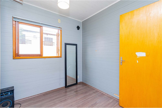 Imagem Casa com 4 Quartos à Venda,  em Sarandi - Porto Alegre