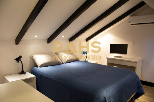 Imagem Casa com 6 Quartos à Venda, 439 m² em América - Joinville Imagem Casa com 6 Quartos à Venda, 439 m² em América - Joinville